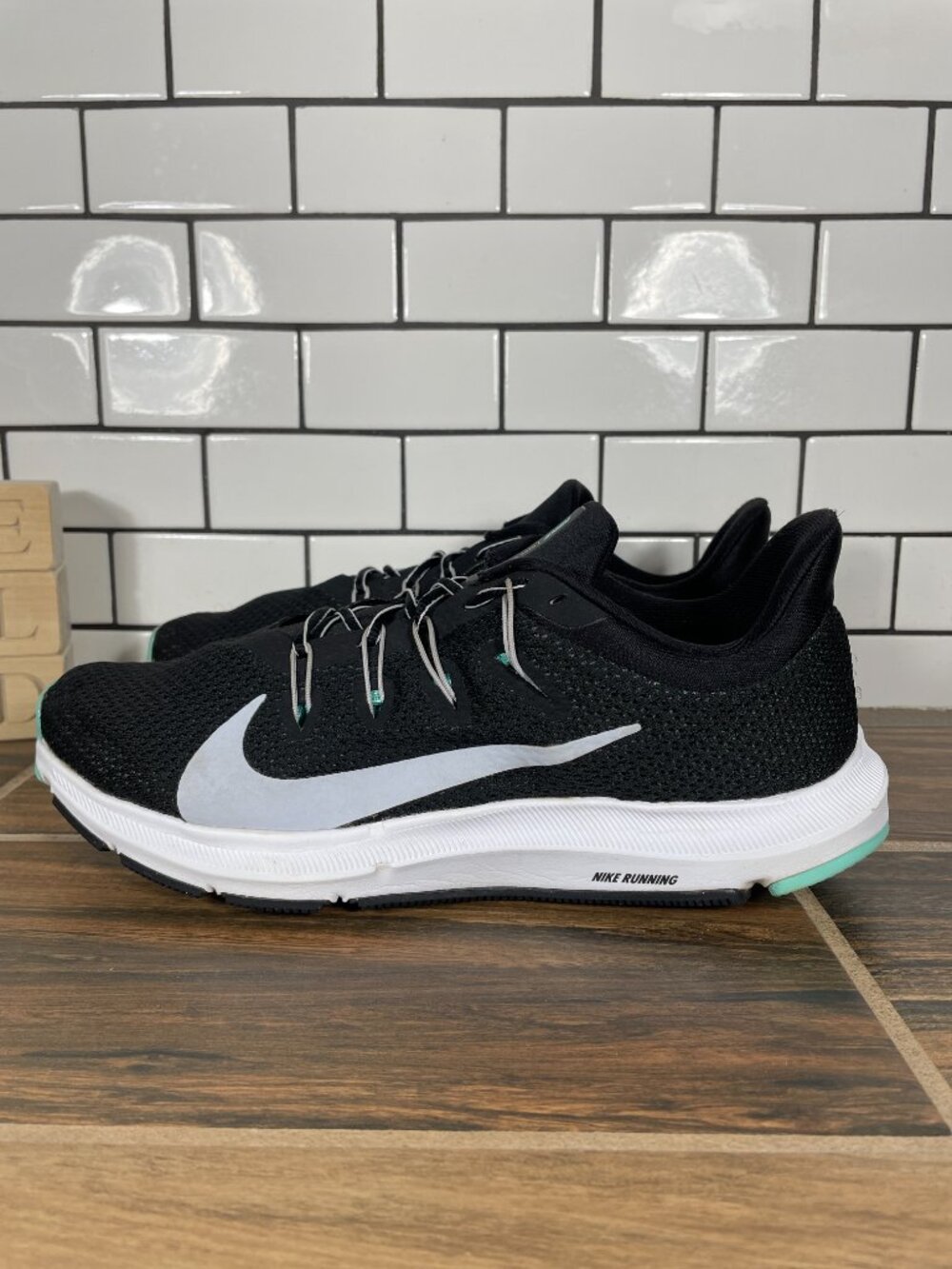 Nike Quest 2 Running Shoes Womens Size 10 Black Low Top Trainers Sneakers